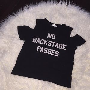 I am selling this black tee shirt🖤